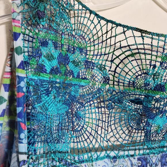 Emerald colorful floral print shark bite hem crochet back blouse woman's size 2X - Picture 9 of 10